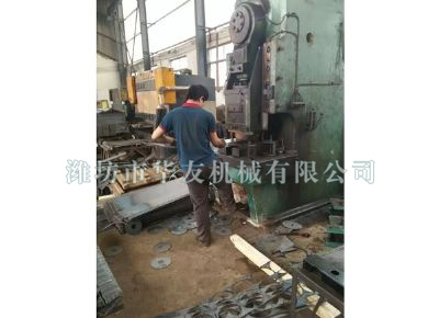 點擊查看詳細信息<br>標題：華友機械車間一角 閱讀次數(shù)：8687